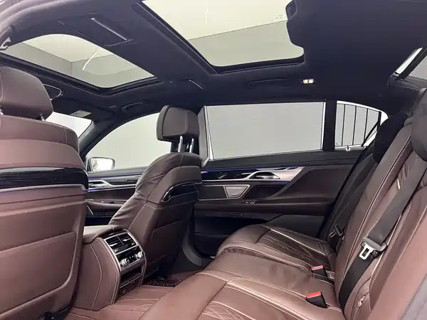 BMW 7 Series 2021