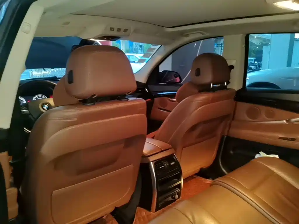 BMW 5 Series GT 2016 — фото 18