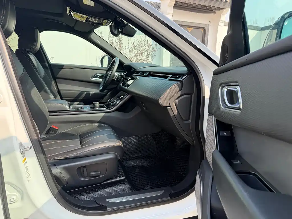 Land Rover Velar 2019 — фото 10