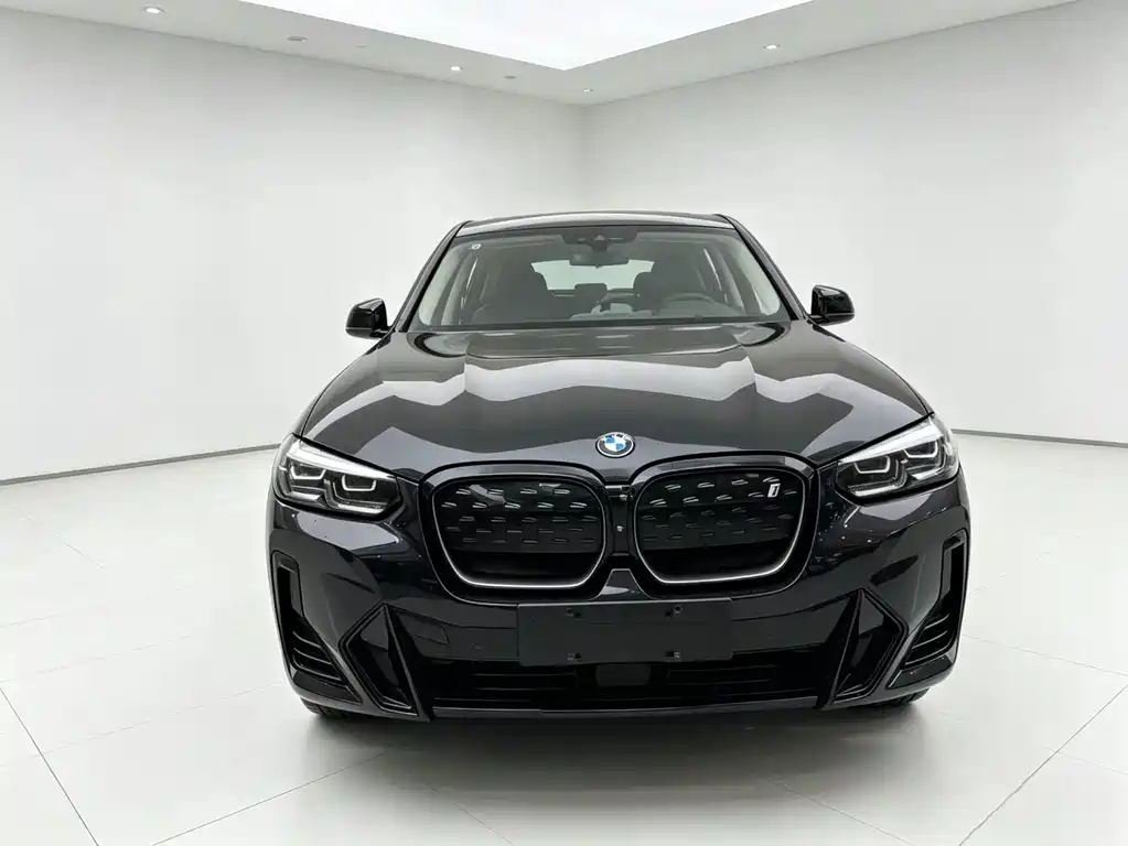 BMW iX3 2023