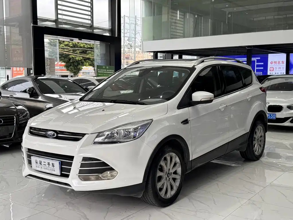 Ford Kuga 2016 — фото 1