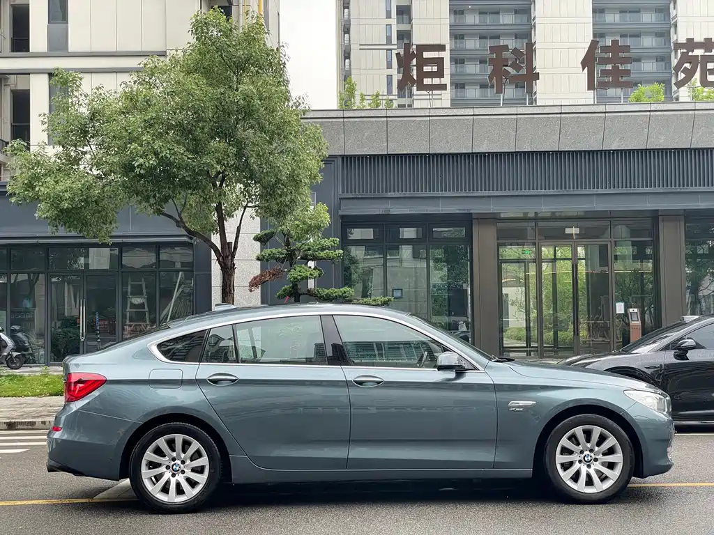 BMW 5 Series GT 2012 — фото 4