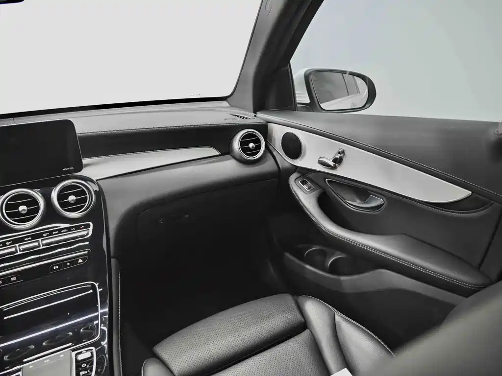 Mercedes-Benz GLC 2020 — фото 27