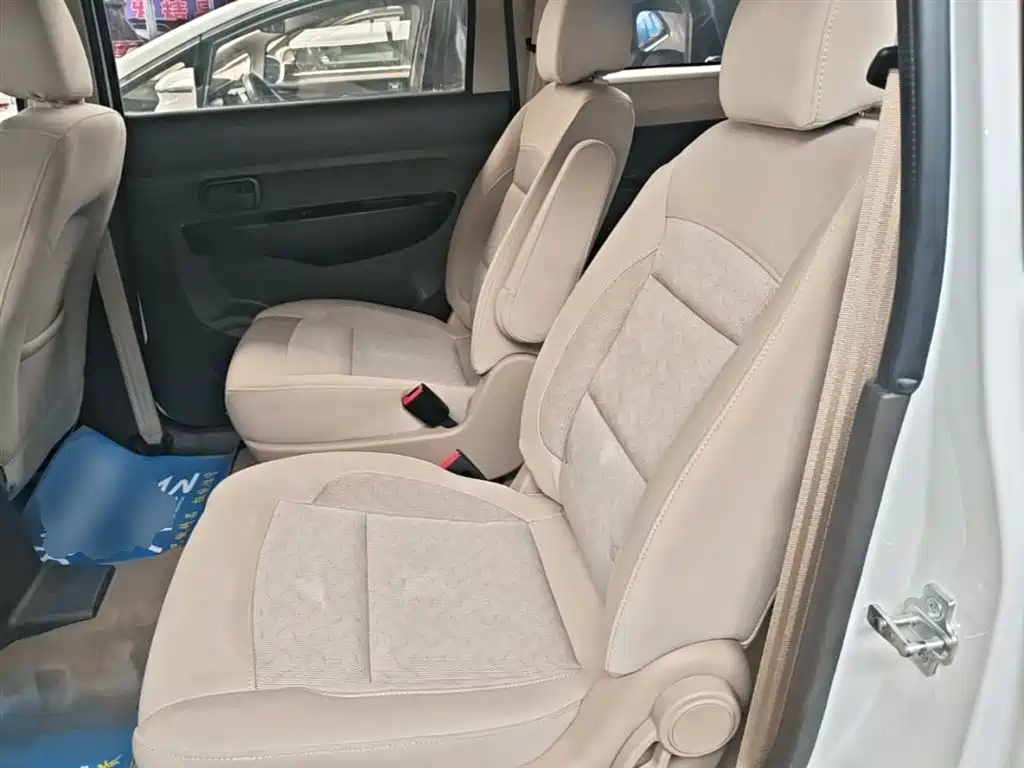 Wuling Hongguang 2016 — фото 17