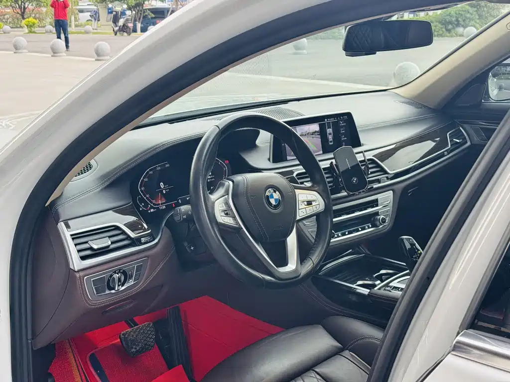 BMW 7 Series 2022 — фото 13