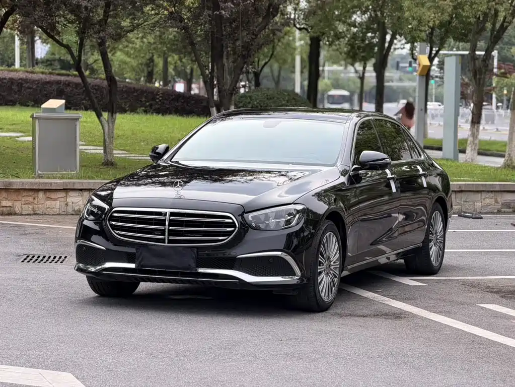 Mercedes-Benz E-Class 2022