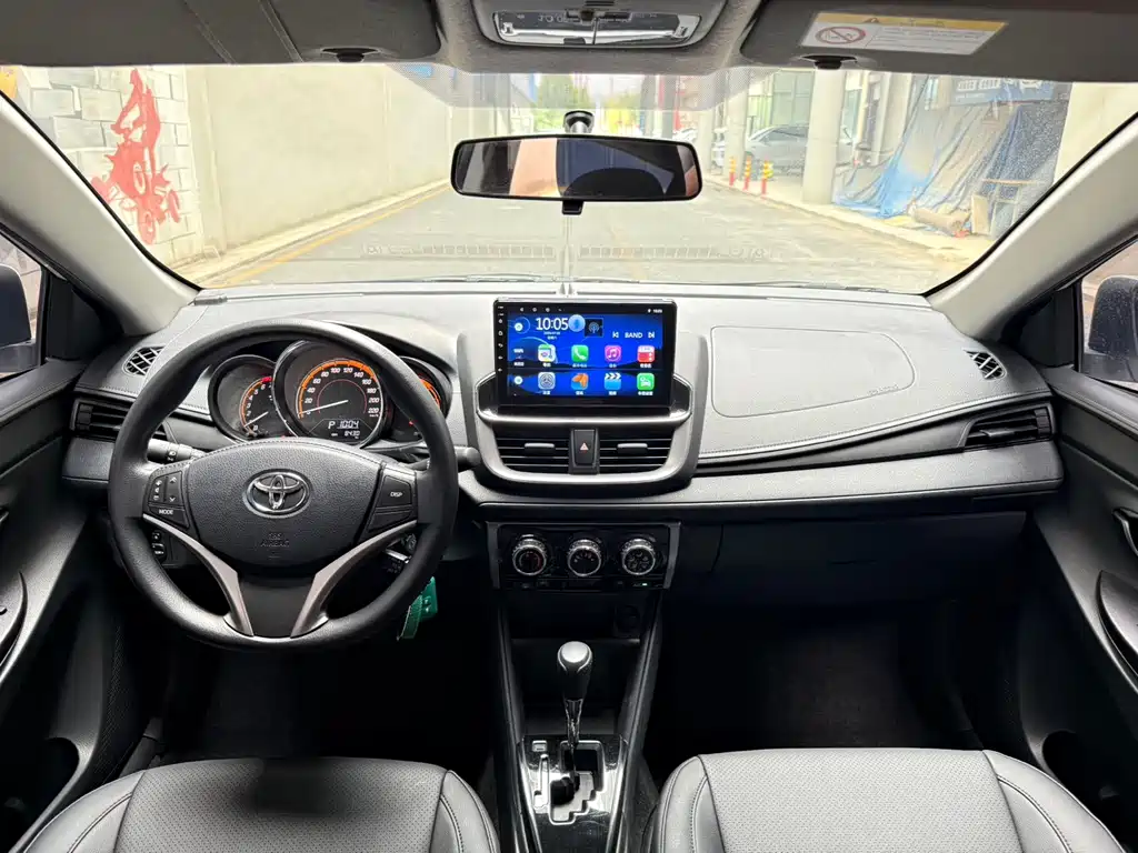 Toyota Yaris L 2023 — фото 8