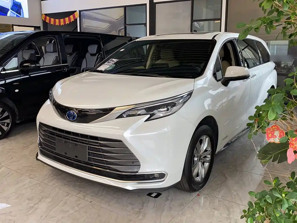 Toyota Sienna 2024
