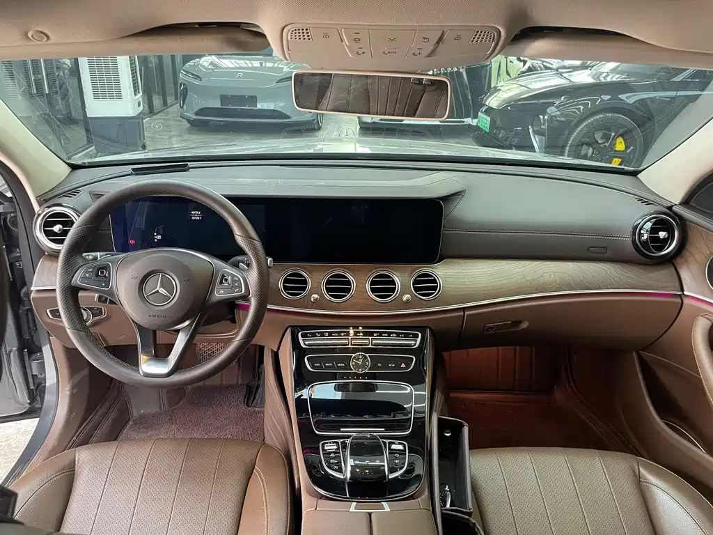Mercedes-Benz E-Class 2017 — фото 14