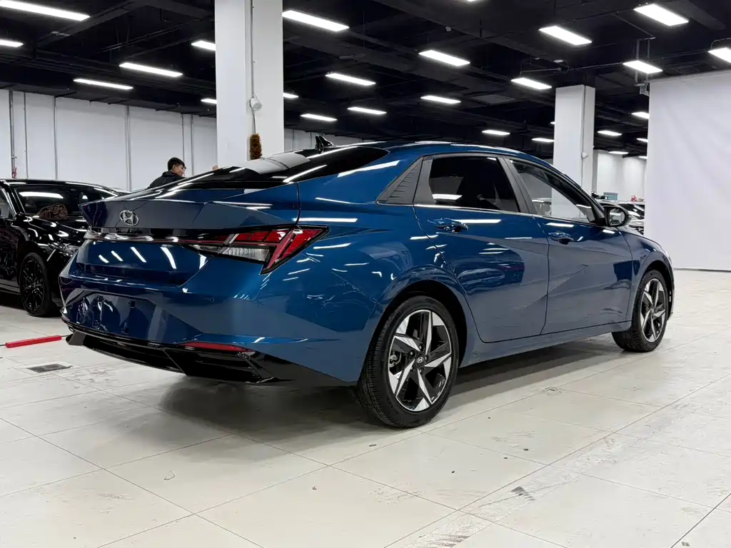 Hyundai Elantra 2021