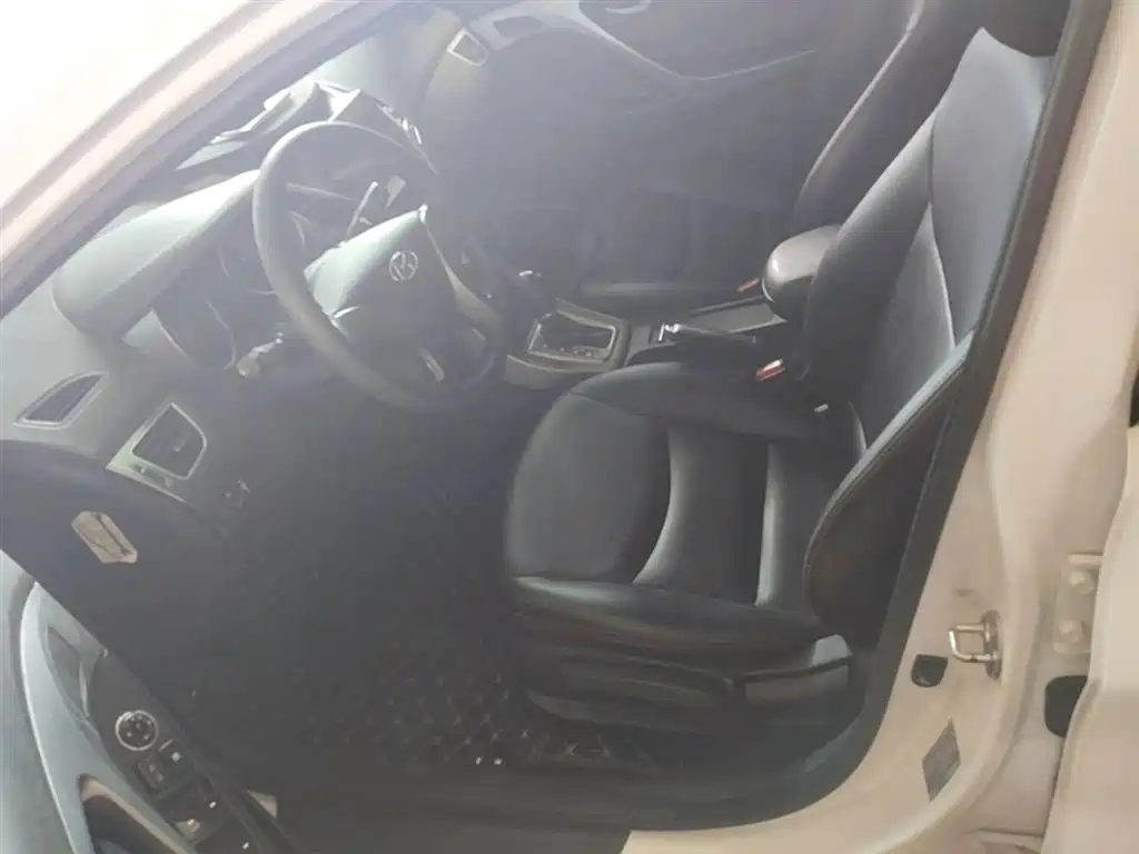 Hyundai Elantra Langdong 2016 — фото 15