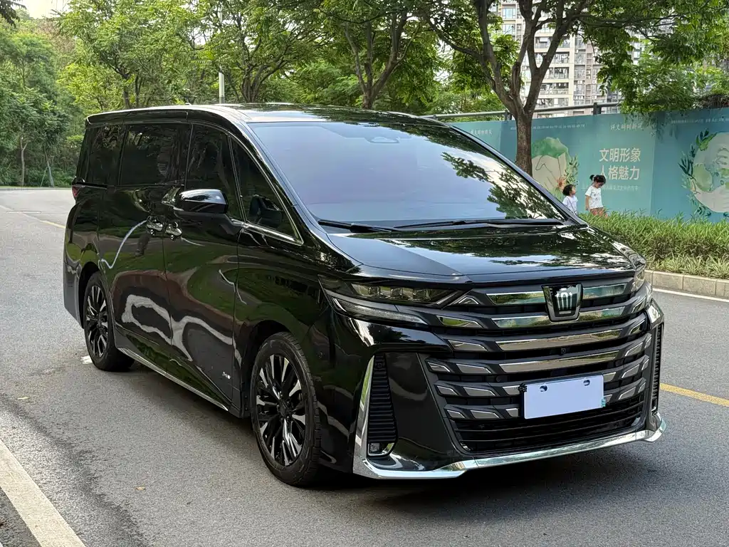 Toyota Vellfire 2024