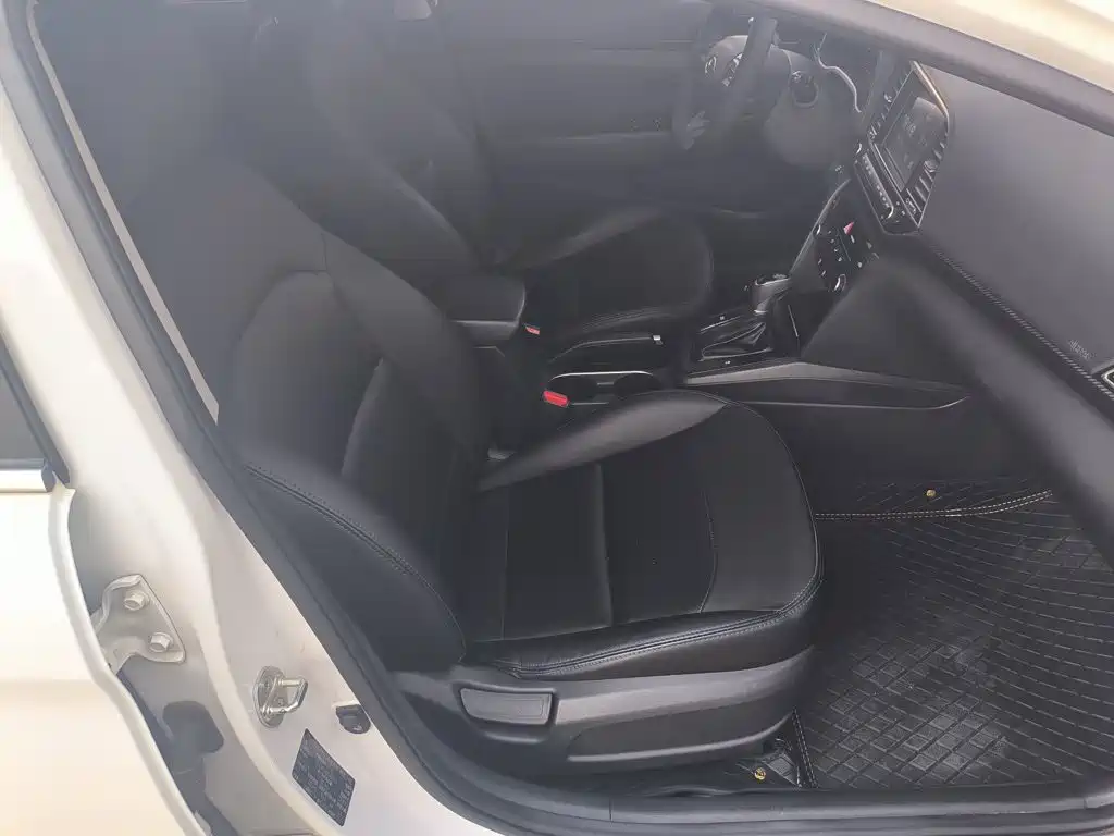 Hyundai Elantra 2019 — фото 21