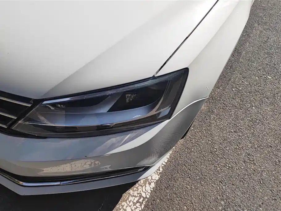 Volkswagen Sagitar 2019
