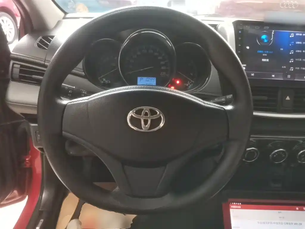 Toyota Yaris L 2017 — фото 11