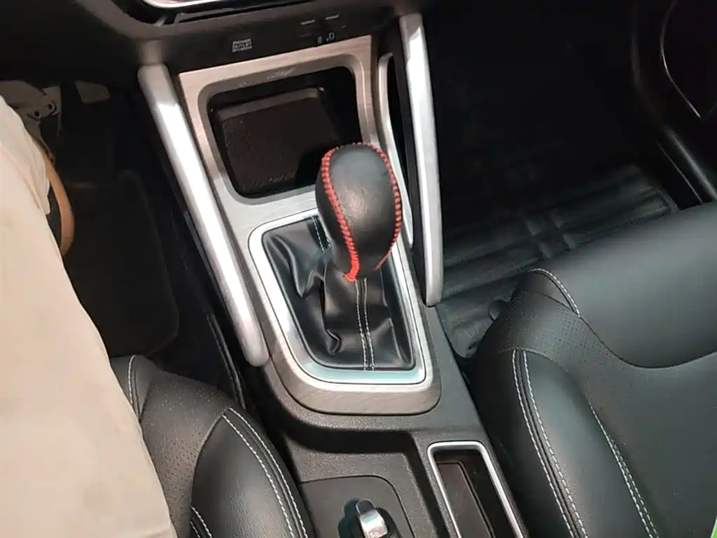Geely Vision X3 2018 — фото 14