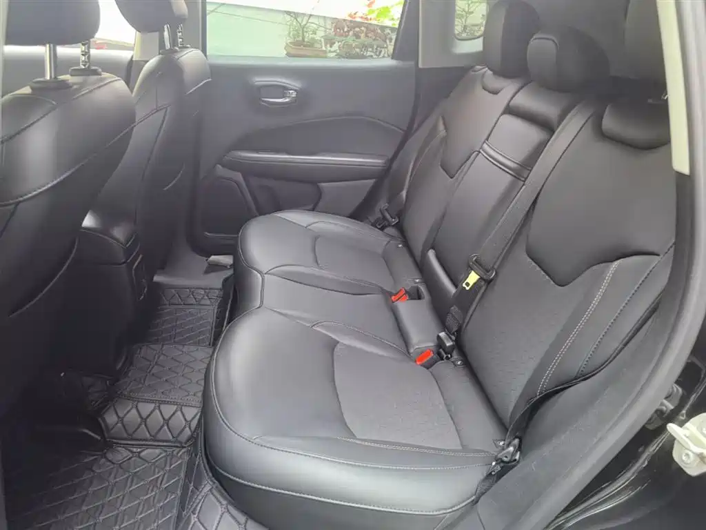 Jeep Compass 2020 — фото 17