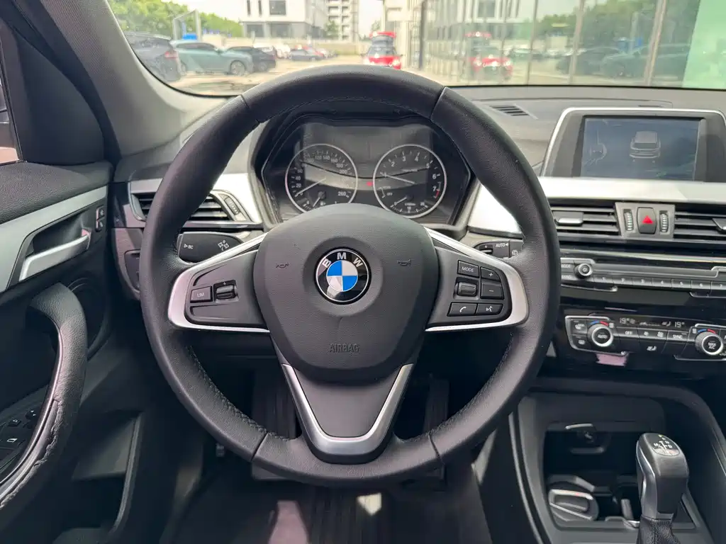 BMW X1 2017 — фото 14