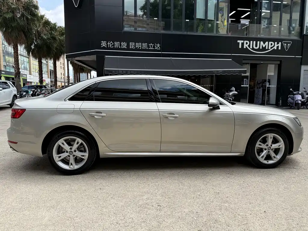 Audi A4L 2016