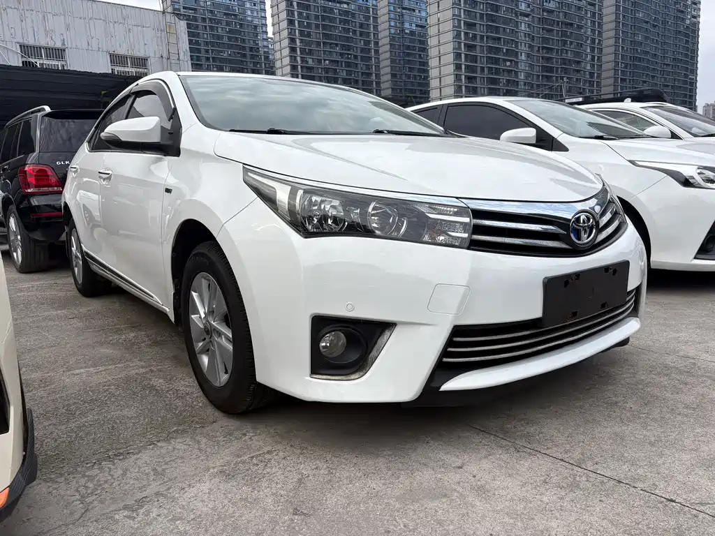 Toyota Corolla 2015 — фото 3