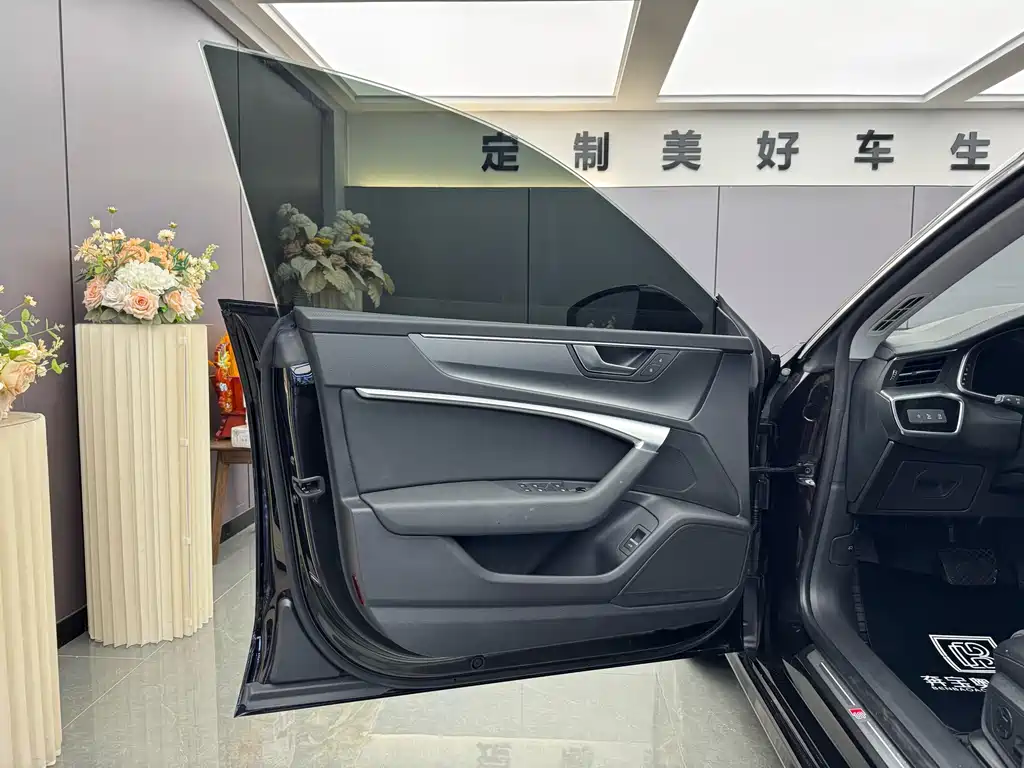 Audi A7L 2023 — фото 4