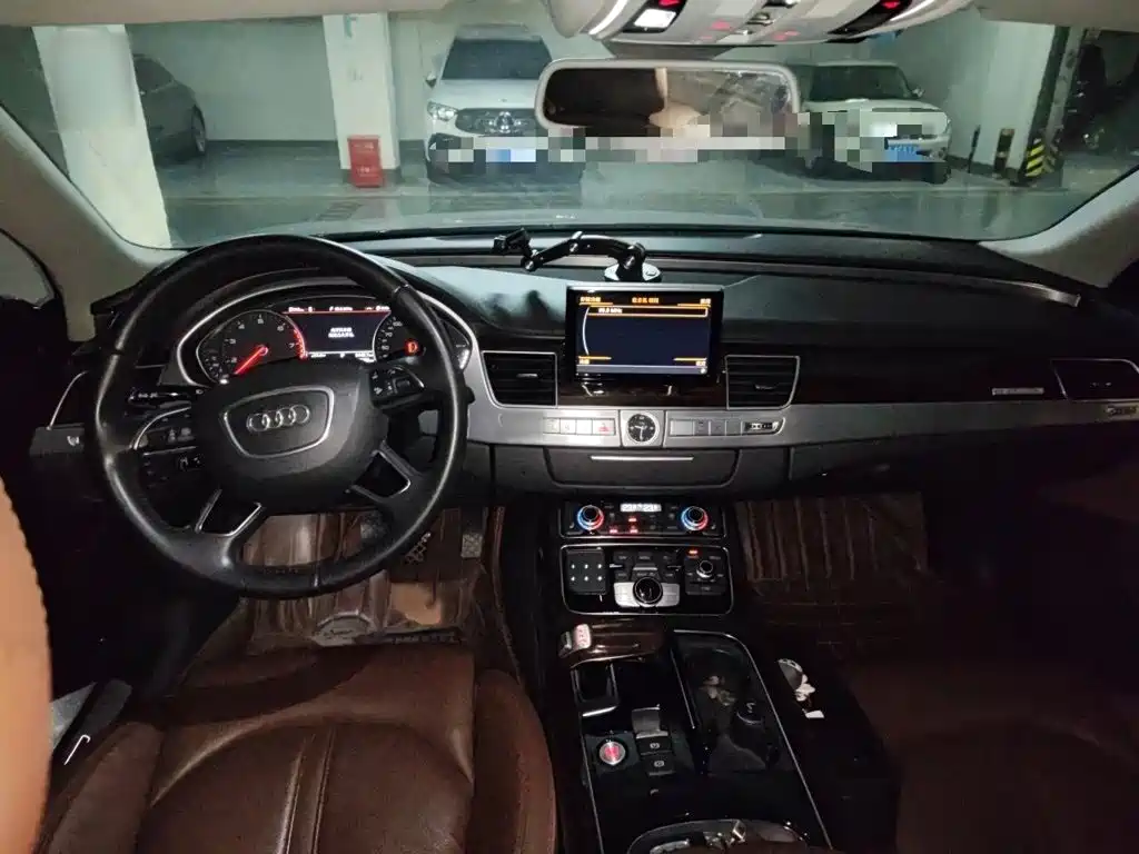 Audi A8 2014 — фото 13