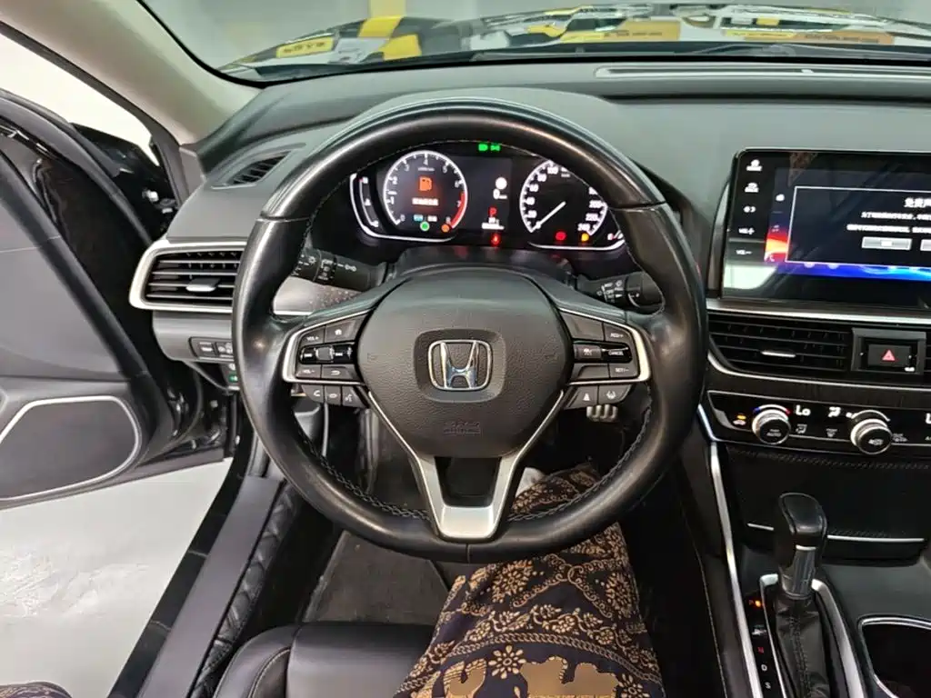 Honda Accord 2022 — фото 11