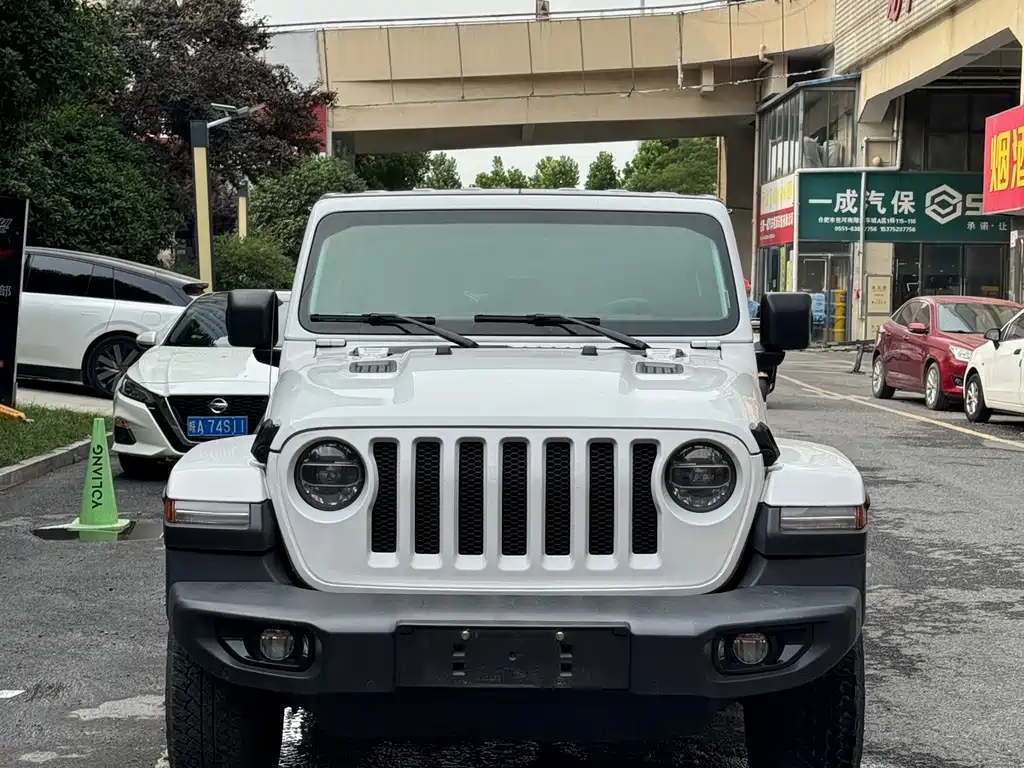 Jeep Wrangler 2020 — фото 2
