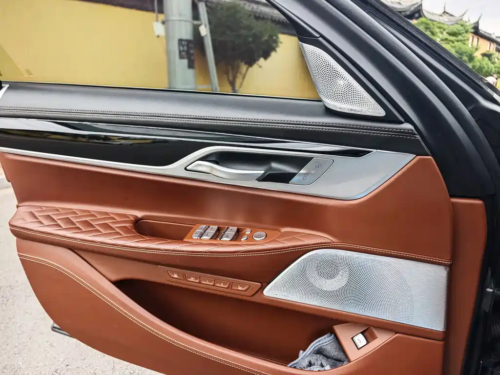BMW 7 Series 2019 — фото 13