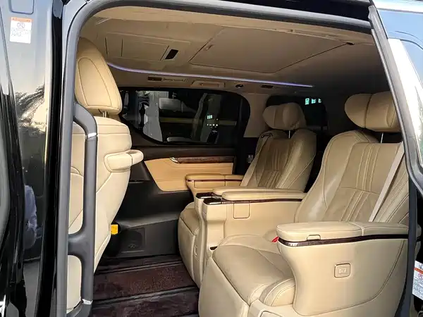 Toyota Alphard 2023
