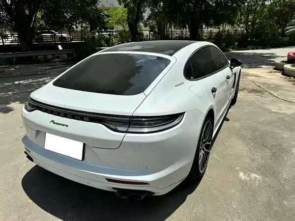 Porsche Panamera 2024