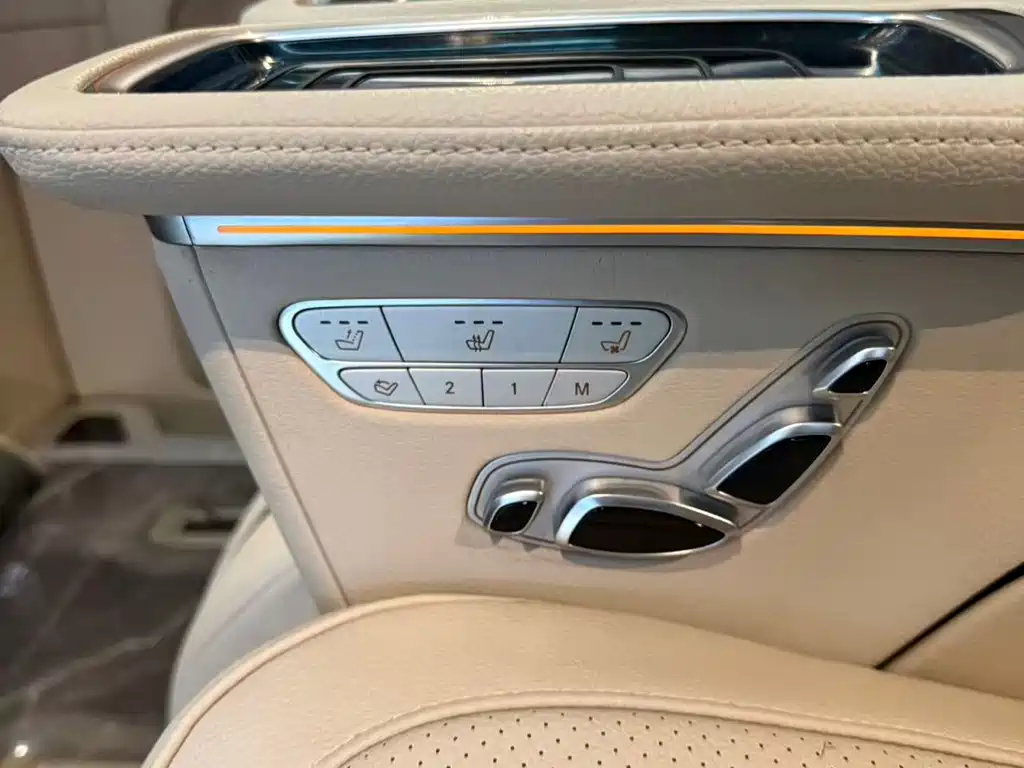 Mercedes-Benz V-Class 2021 — фото 10