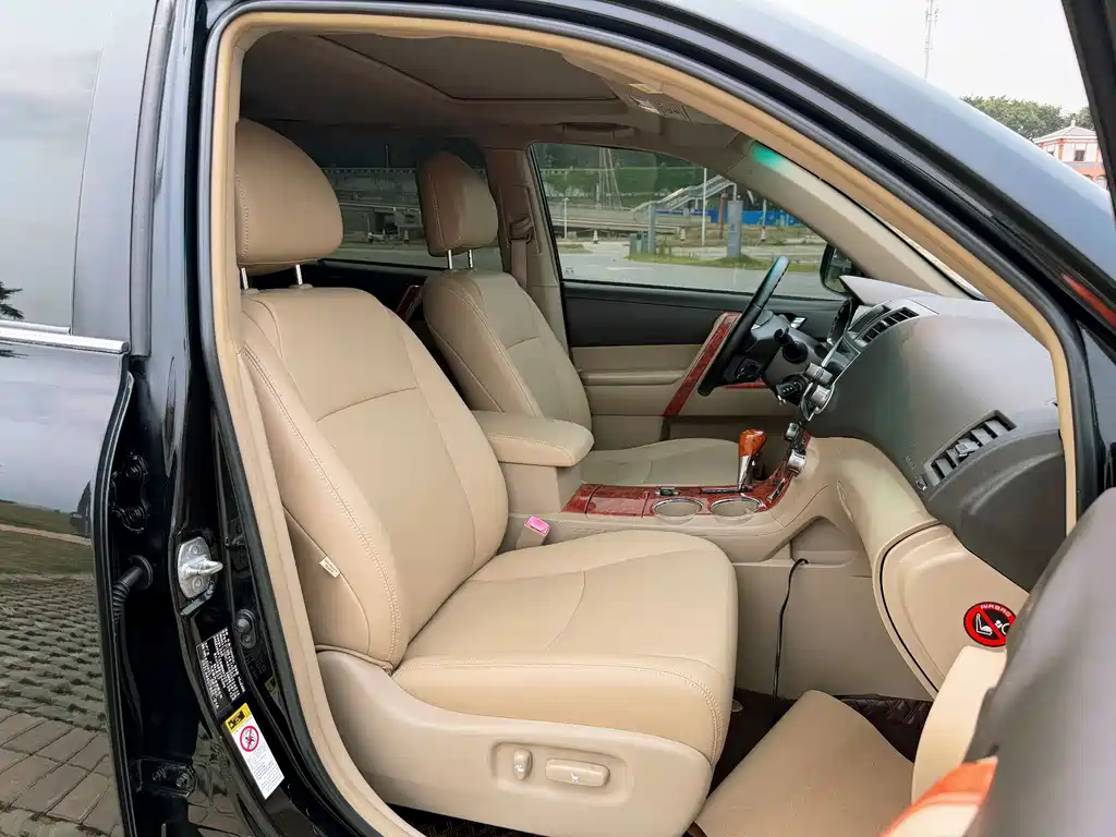 Toyota Highlander 2014 — фото 15