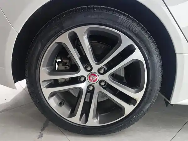 Jaguar XEL 2022