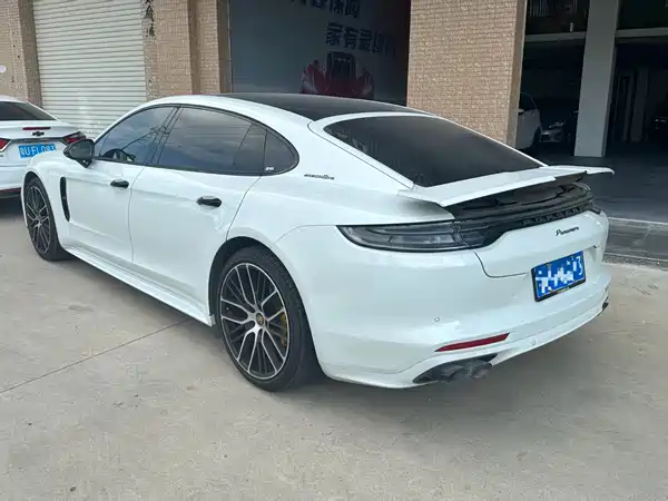 Porsche Panamera 2024