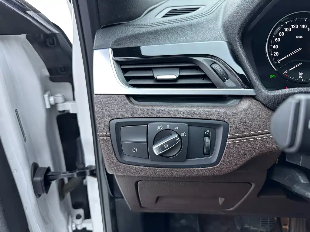 BMW X2 2021 — фото 11