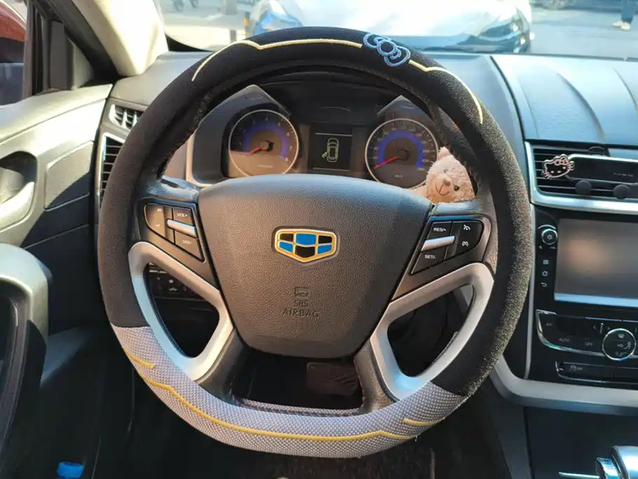 Geely Emgrand 2015 — фото 15