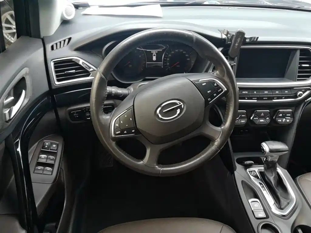 GAC Motor Trumpchi GS4 2017 — фото 11