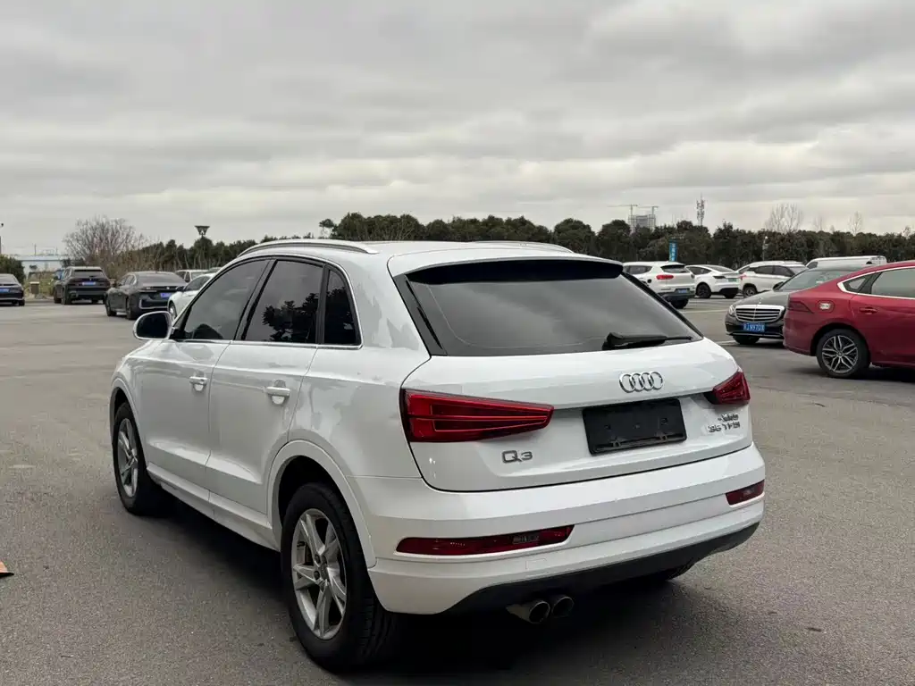 Audi Q3 2019 — фото 10