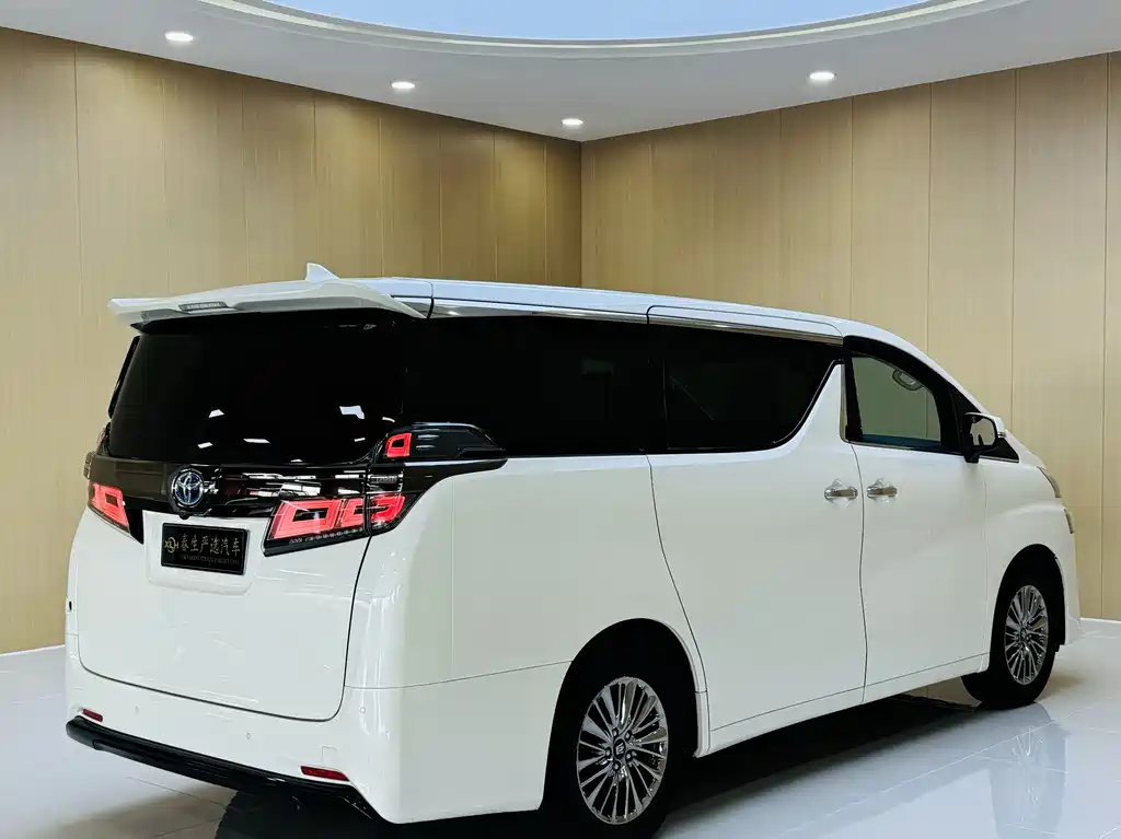 Toyota Vellfire 2023 — фото 16