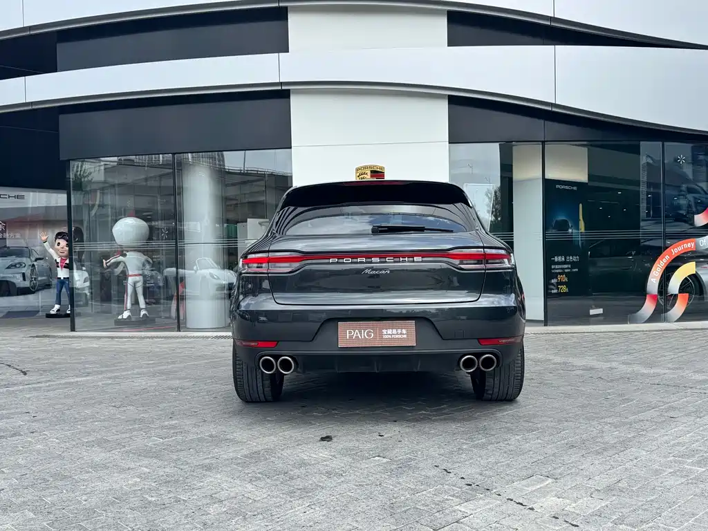 Porsche Macan 2021