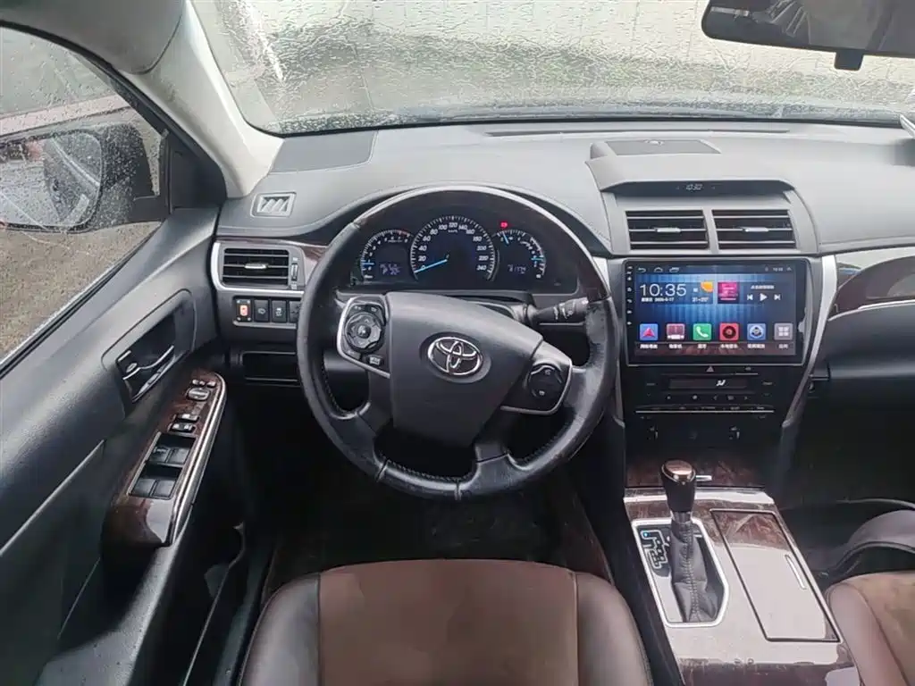 Toyota Camry 2017 — фото 11