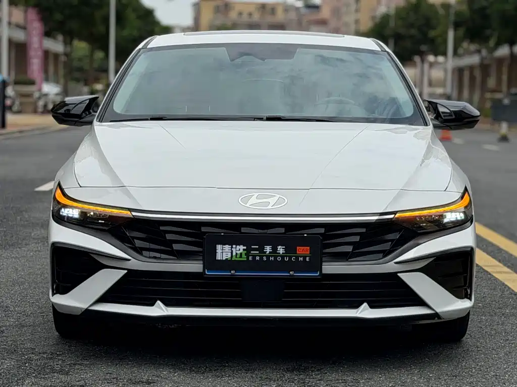 Hyundai Elantra 2023