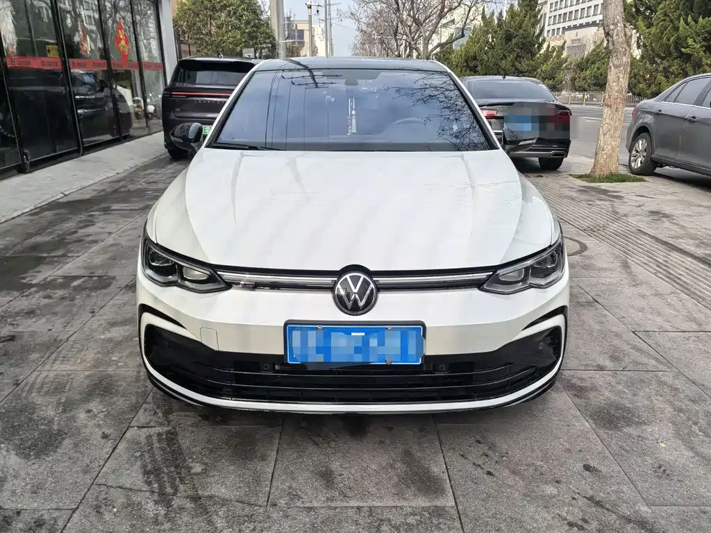Volkswagen Golf 2023