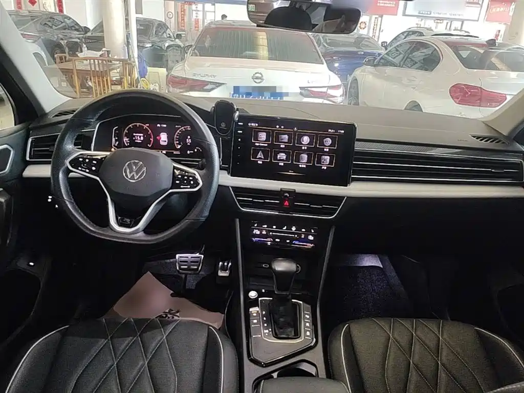 Volkswagen Tiguan L 2021 — фото 10