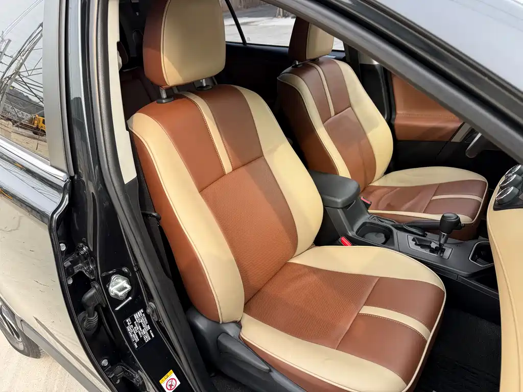 Toyota RAV4 2017 — фото 13