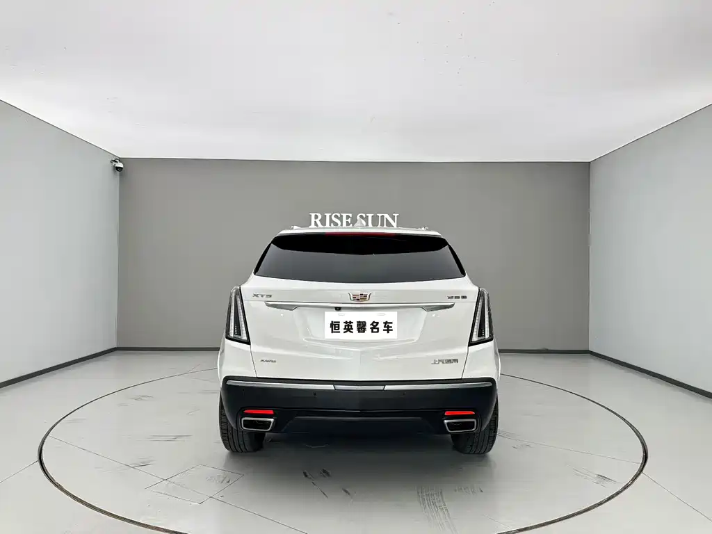 Cadillac XT5 2023 — фото 8