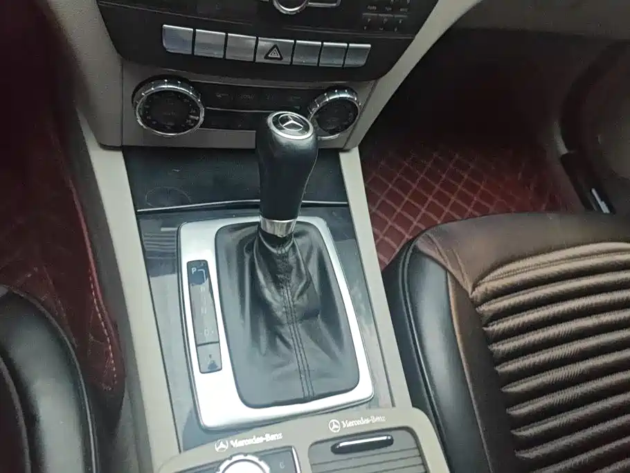Mercedes-Benz C-Class 2012 — фото 16