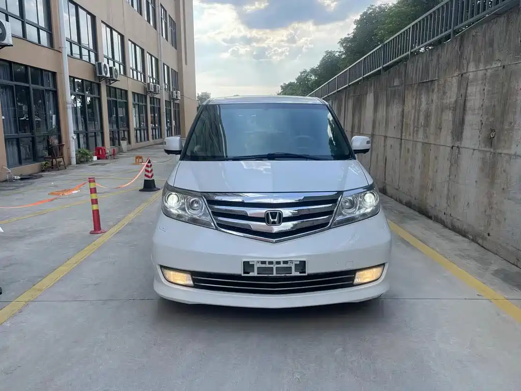 Honda Elysion 2016