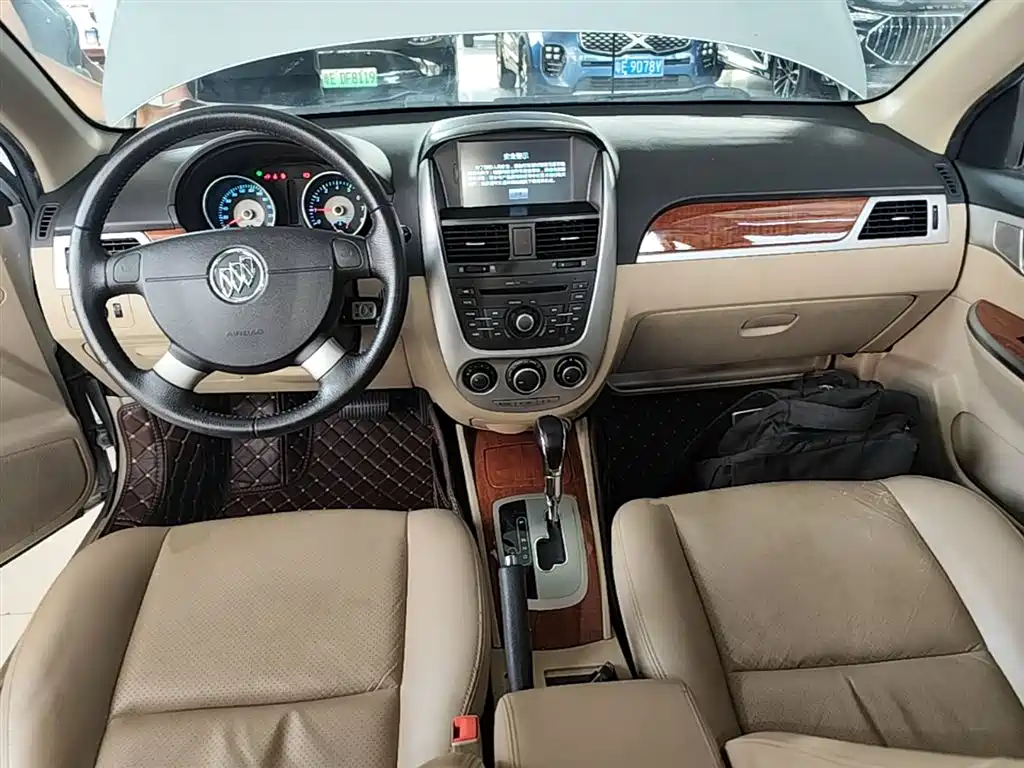 Buick Excelle 2014 — фото 10